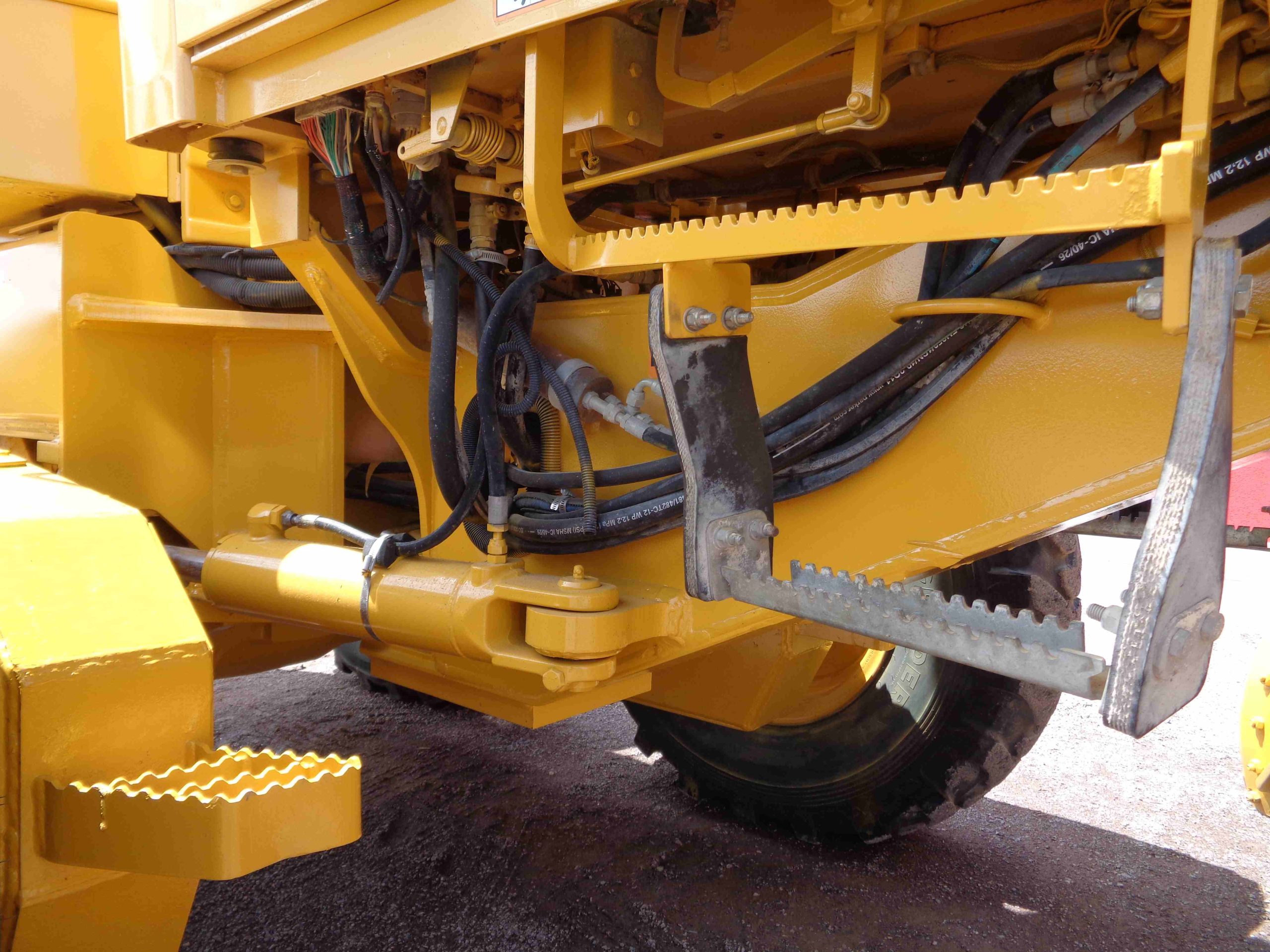 John Deere 770CH (2000) - Imagen 15
