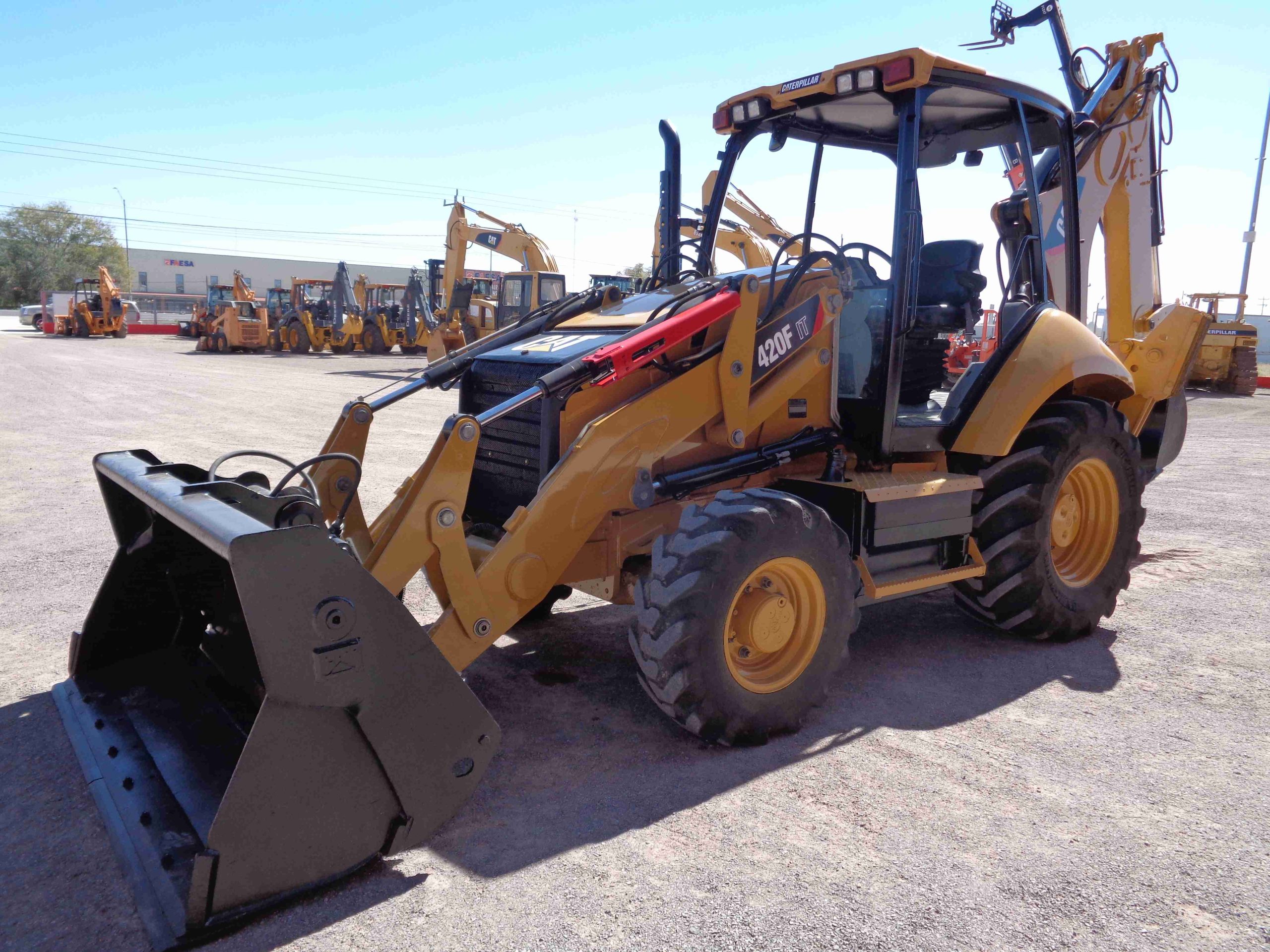 CAT 420F IT (2014) - Imagen 8