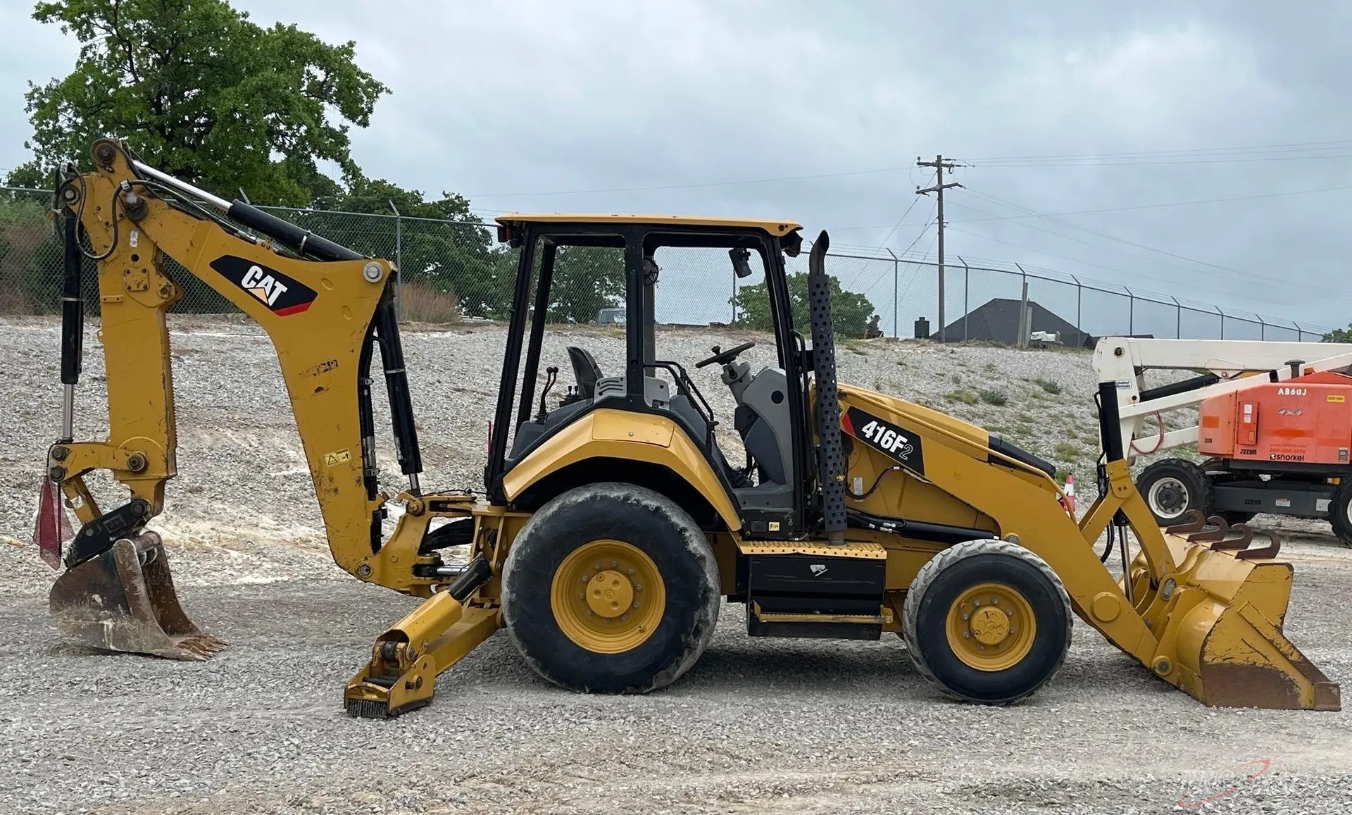 CAT 416F2 (2020)