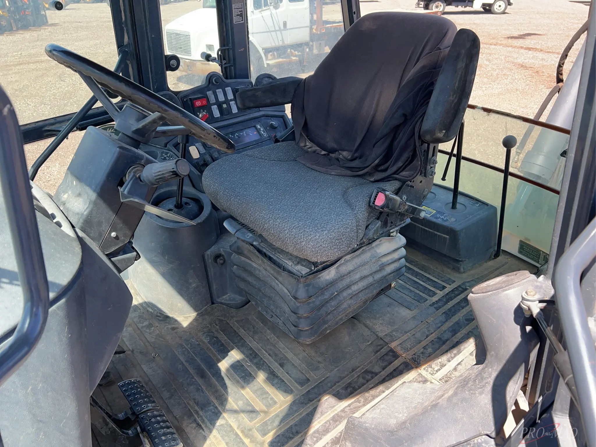 JOHN DEERE 310J (2012) - Image 6