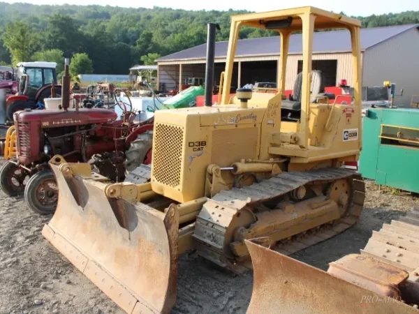 CAT D3B (1985)