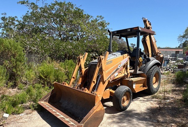 CASE 580M II (2005)